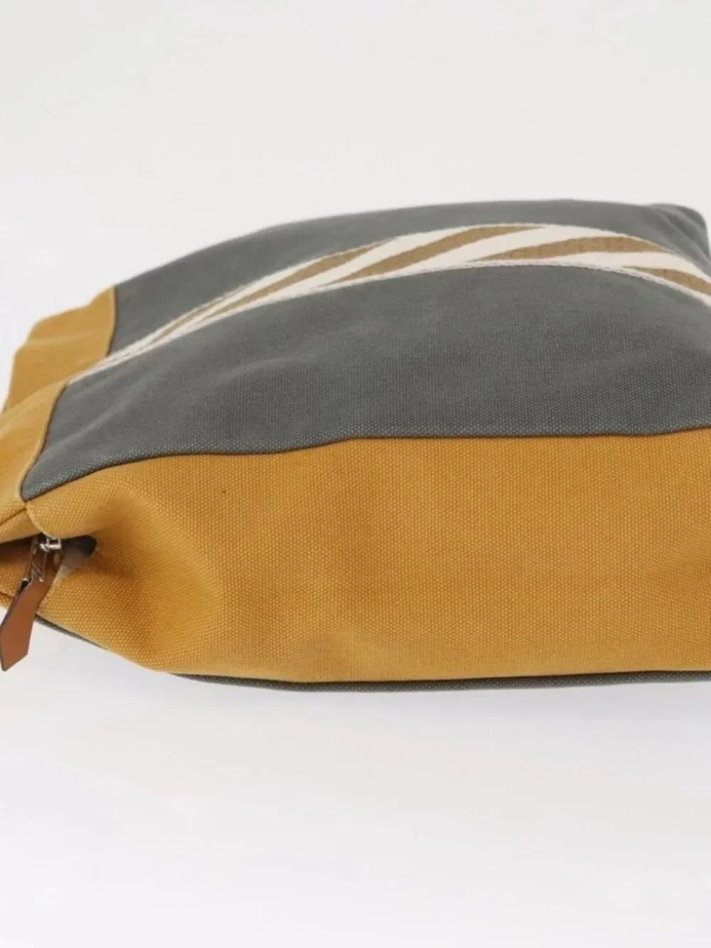 HERMES Jimetu Jumping Pouch Canvas Gray Auth - Picture 4 of 15